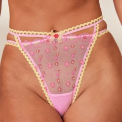 New Daisy Embroidered Balcony BH und String/Slip Set - Mit Bügel|Balcony