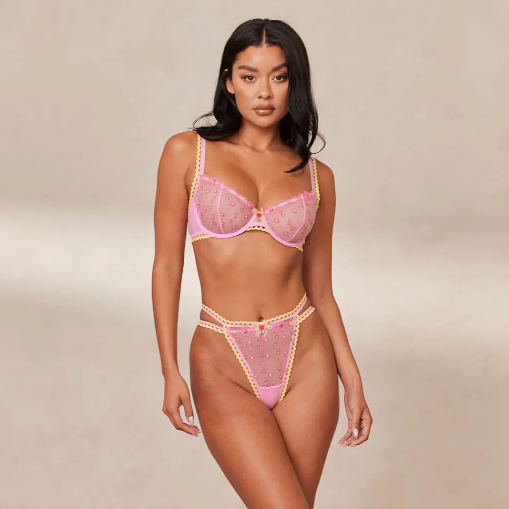 New Daisy Embroidered Balcony BH und String/Slip Set - Mit Bügel|Balcony