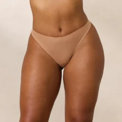 Hot Everyday Form String - Strings