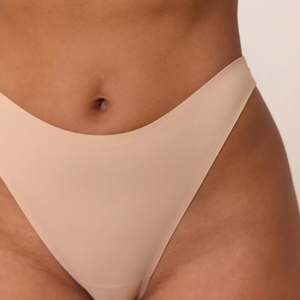 Hot Everyday Form String - Strings