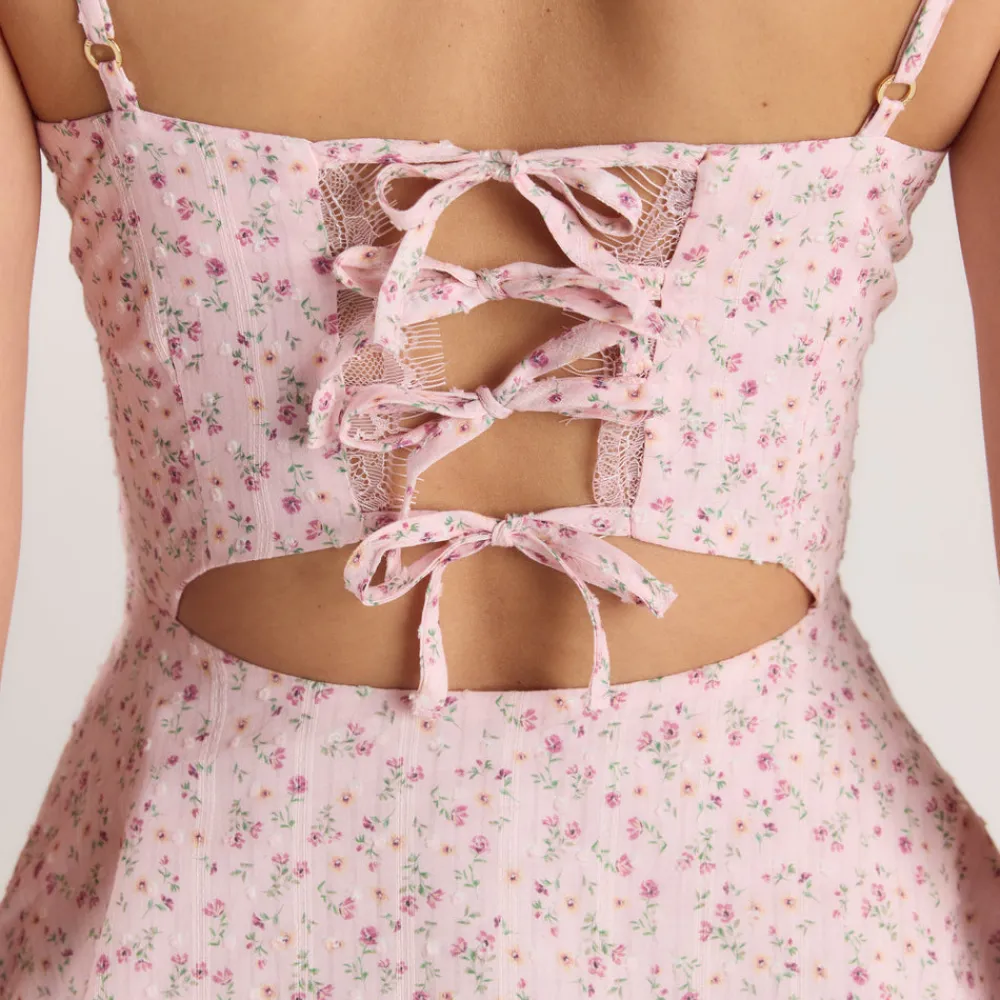 Hot Minikleid mit Falten und Spitze - Kleider Und Röcke