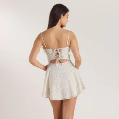 New Minikleid mit Falten und Spitze - Kleider Und Röcke