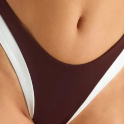 Outlet Monaco Bikini String mit Hohem Bein - Bikinis