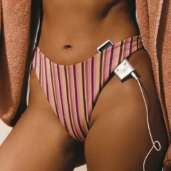 Sunstripe Bikini-String mit Hohem Bein - Bikinis